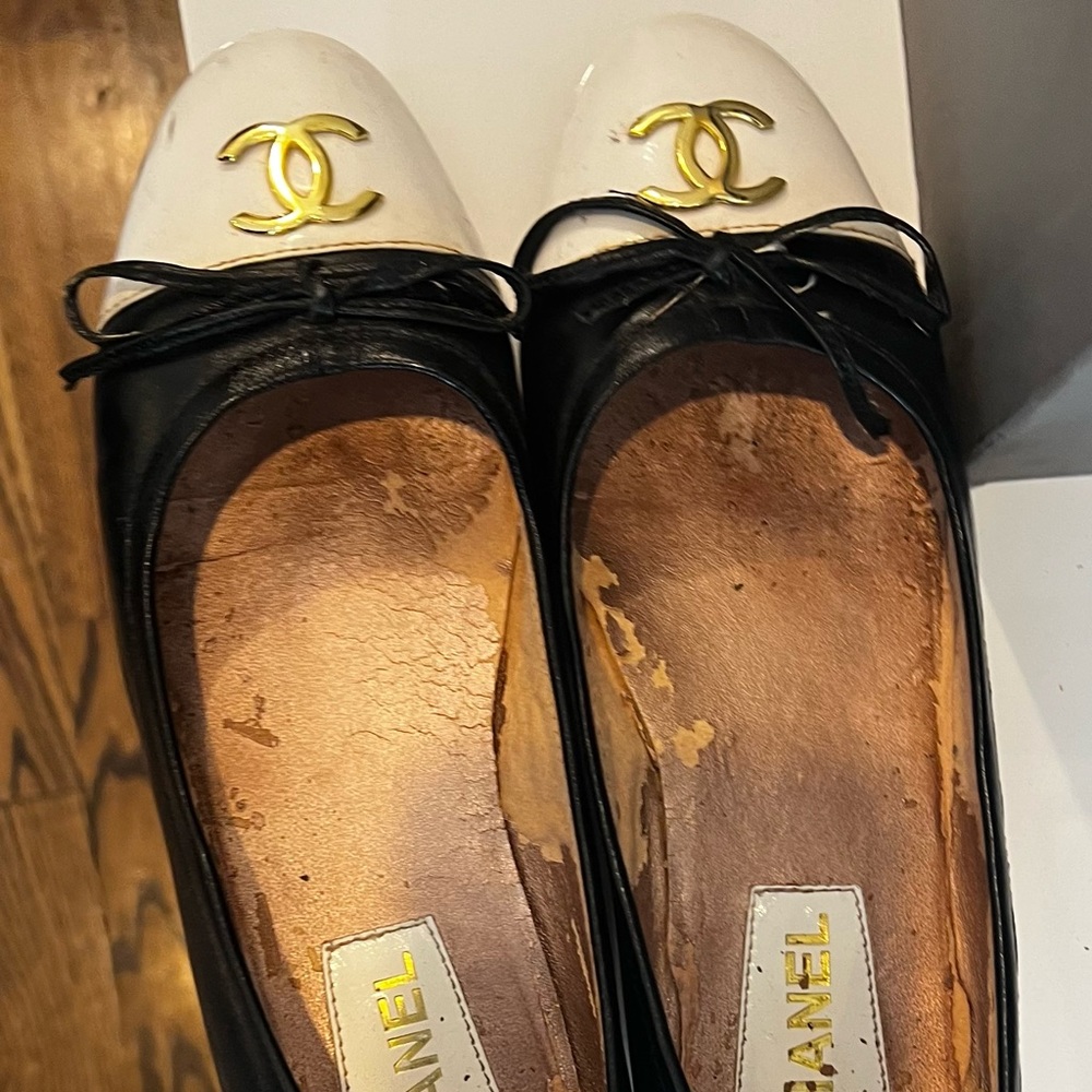 Vintage Chanel flats beautiful!! Size 41/10